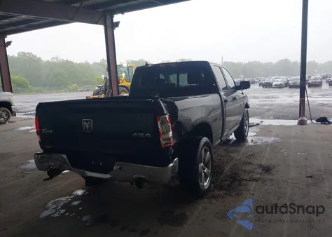 2017 Ram 1500 Big Horn 4X4 6'4 Box z USA, uszkodzony, nr VIN 1C6RR7GT6HS819317